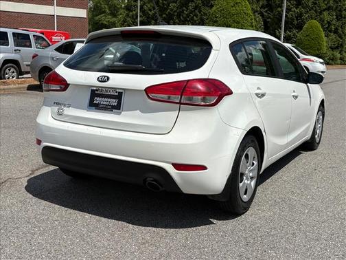 Clear White 2018 Kia Forte LX