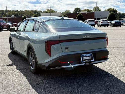 2025 Kia K4 LXS