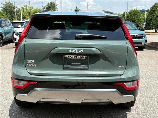 Cityscape Green 2025 Kia Niro Touring