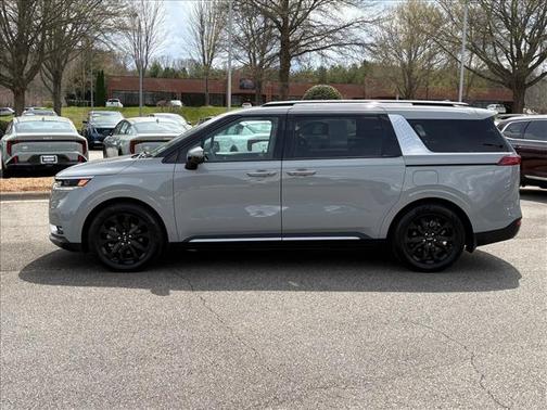 Ceramic Silver 2024 Kia Carnival SX