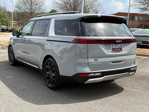 Ceramic Silver 2024 Kia Carnival SX