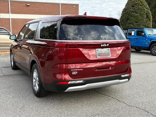 2024 Kia Carnival LX