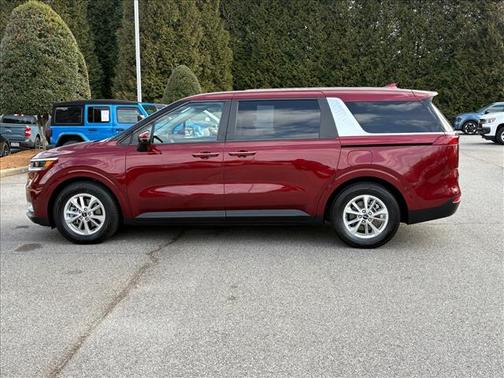 2024 Kia Carnival LX