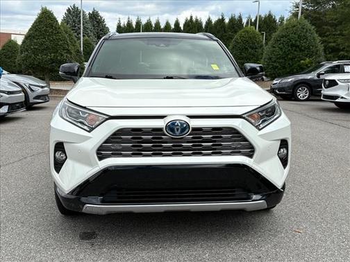 2020 Toyota RAV4 Hybrid SE