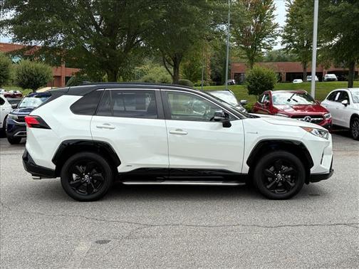 2020 Toyota RAV4 Hybrid SE