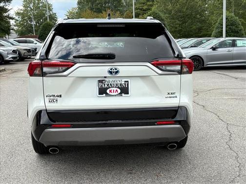2020 Toyota RAV4 Hybrid SE