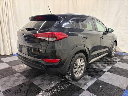 2017 Hyundai TUCSON SE