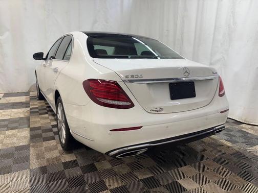 2017 Mercedes-Benz E-Class 4MATIC