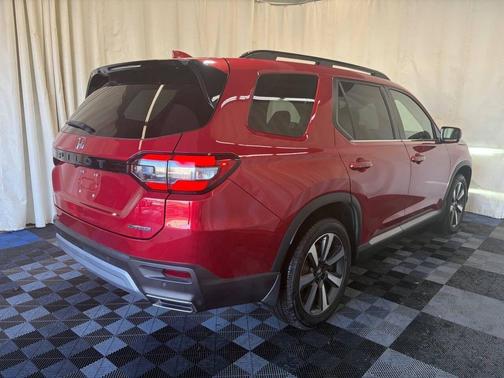 2025 Honda Pilot Touring 8-Passenger