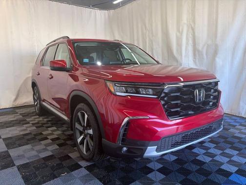 2025 Honda Pilot Touring 8-Passenger