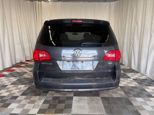 2012 Volkswagen Routan SEL