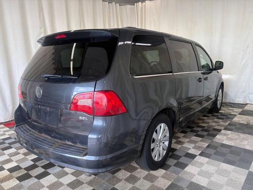 2012 Volkswagen Routan SEL