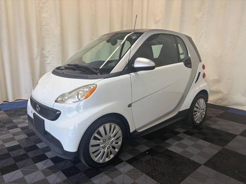 Crystal White 2014 smart ForTwo pure