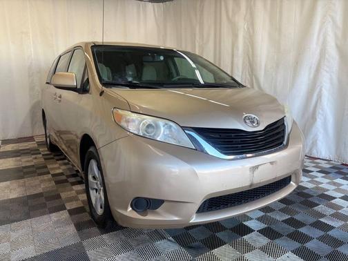 2011 Toyota Sienna LE
