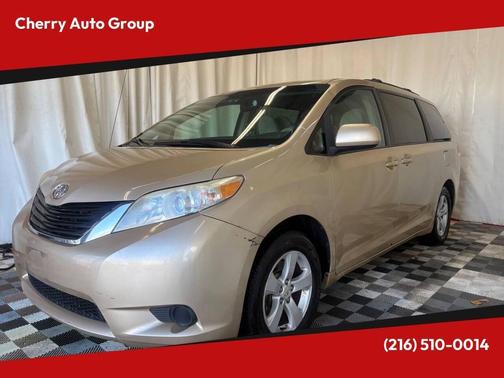 2011 Toyota Sienna LE