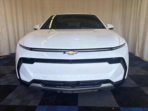 Summit White 2025 Chevrolet Equinox EV LT
