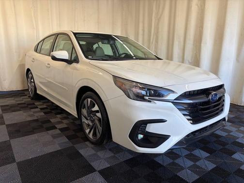 Crystal White Pearl 2025 Subaru Legacy Limited