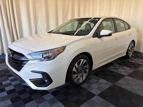 Crystal White Pearl 2025 Subaru Legacy Limited