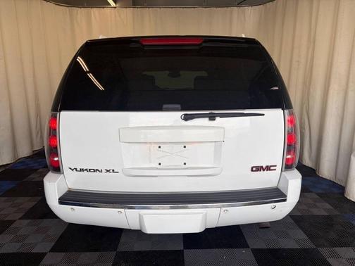 Summit White 2007 GMC Yukon XL Denali