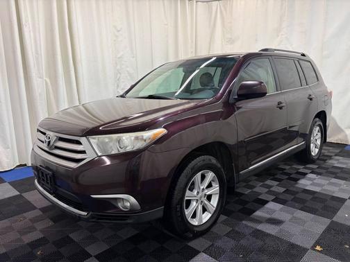 Sizzling Crimson Mica 2011 Toyota Highlander SE