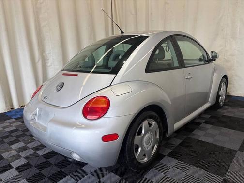 Silver 2000 Volkswagen New Beetle GLS