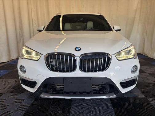 Mineral White Metallic 2017 BMW X1 xDrive 28i