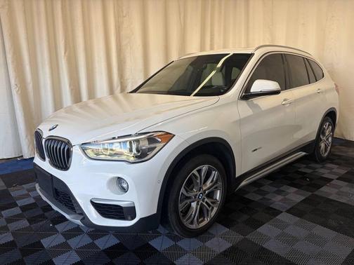 Mineral White Metallic 2017 BMW X1 xDrive 28i