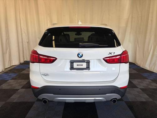 Mineral White Metallic 2017 BMW X1 xDrive 28i