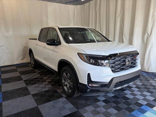 Platinum White Pearl 2025 Honda Ridgeline TrailSport