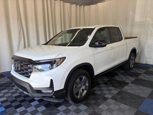 Platinum White Pearl 2025 Honda Ridgeline TrailSport