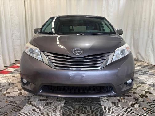 2016 Toyota Sienna XLE