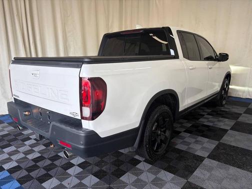 Platinum White Pearl 2024 Honda Ridgeline Black