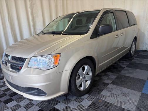 Sandstone Coat 2013 Dodge Grand Caravan SE