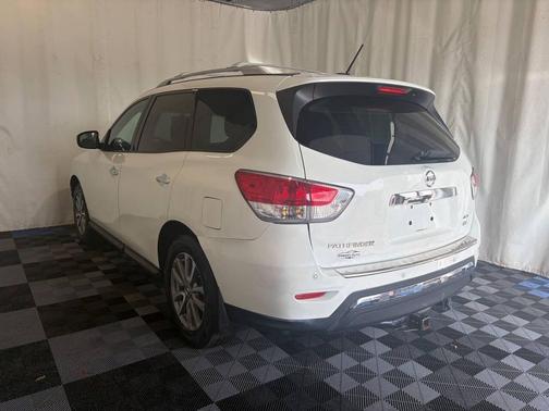 2016 Nissan Pathfinder SV