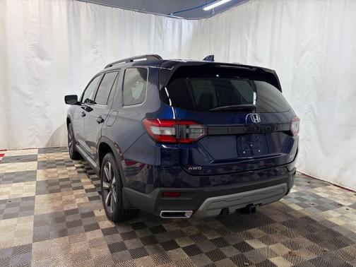 2024 Honda Pilot Touring 8-Passenger