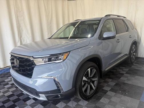 Modern Steel Metallic 2025 Honda Pilot Touring 8-Passenger