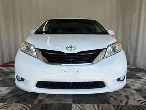 2011 Toyota Sienna XLE