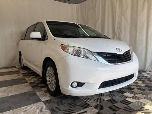 2011 Toyota Sienna XLE