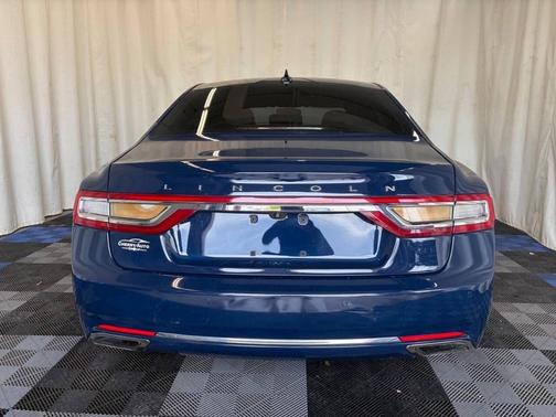 Blue Diamond 2018 Lincoln Continental Reserve