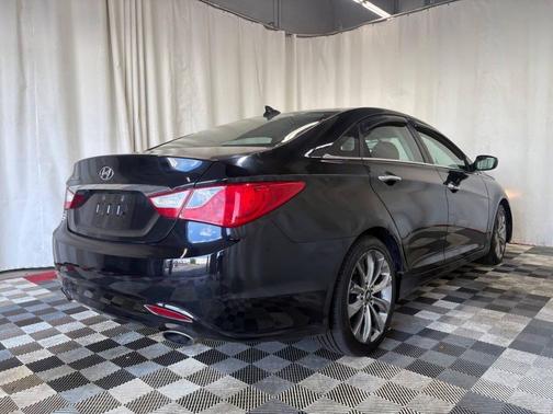 2011 Hyundai SONATA SE