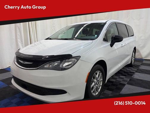 2022 Chrysler Voyager LX