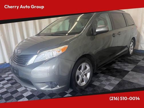 Predawn Gray Mica 2013 Toyota Sienna LE