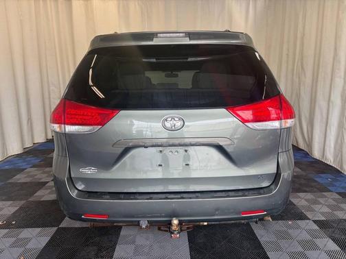 Predawn Gray Mica 2013 Toyota Sienna LE