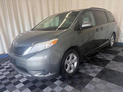 Predawn Gray Mica 2013 Toyota Sienna LE