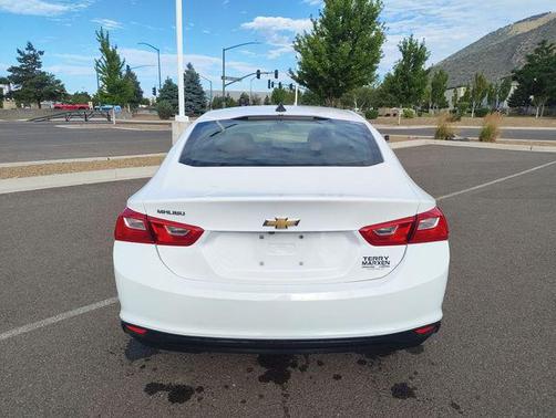 Summit White 2018 Chevrolet Malibu 1LS