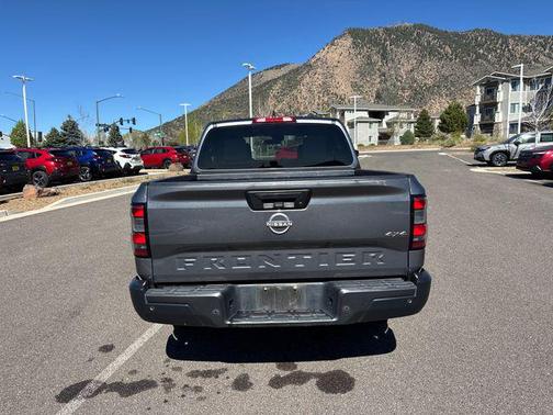2022 Nissan Frontier S