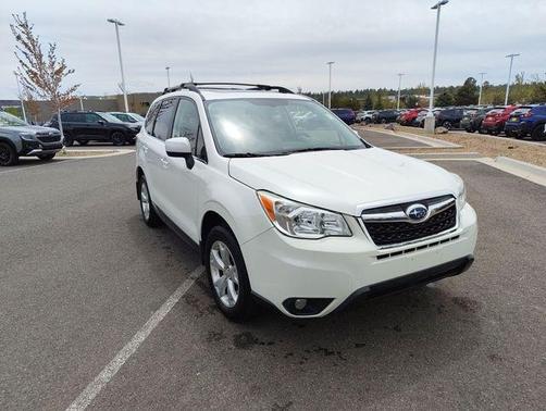 Crystal White Pearl 2016 Subaru Forester 2.5i Limited