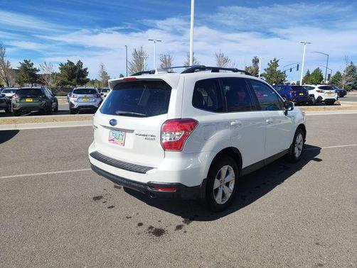 Crystal White Pearl 2016 Subaru Forester 2.5i Limited