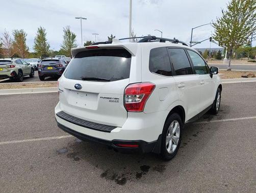 Crystal White Pearl 2016 Subaru Forester 2.5i Limited