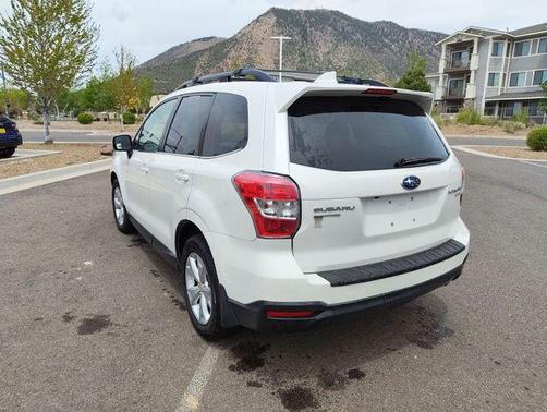 Crystal White Pearl 2016 Subaru Forester 2.5i Limited